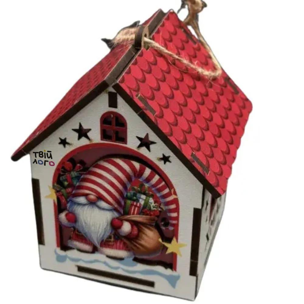 Деревянные новогодние игрушки с подсветкой 100х55х75мм. Красный домик с логотипом